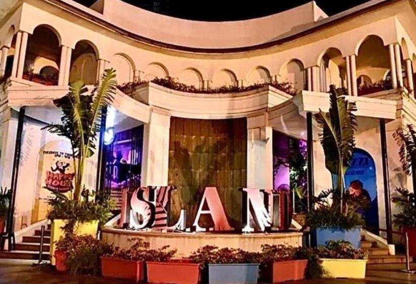 La Palazzo   Across Uptown Mall & Grand Hyatt Bgc