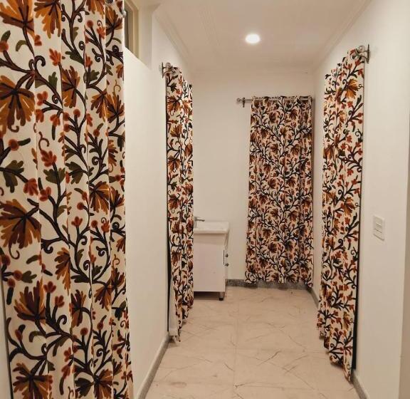 بنسيون 7crystal Road