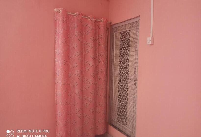 פנסיון A One Bhakt Nivas, Akkalkot