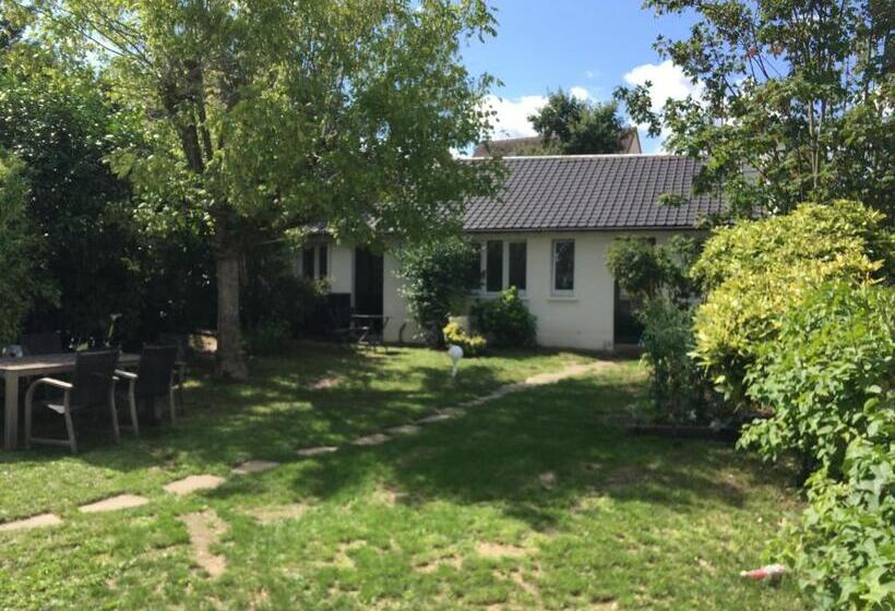 膳宿费 Au Tour Des Bois