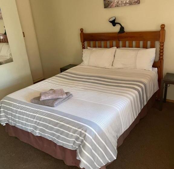 Пансион Azalea Bnb