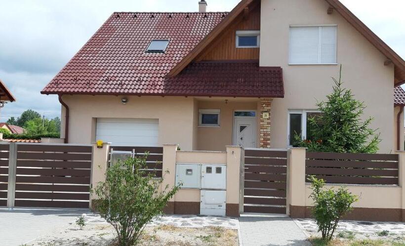 膳宿费 Barben Apartman