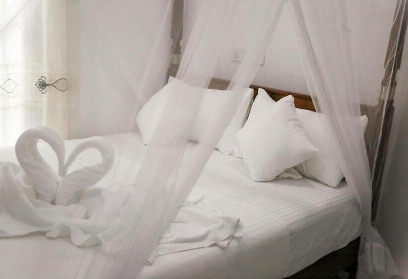 פנסיון Coast Line