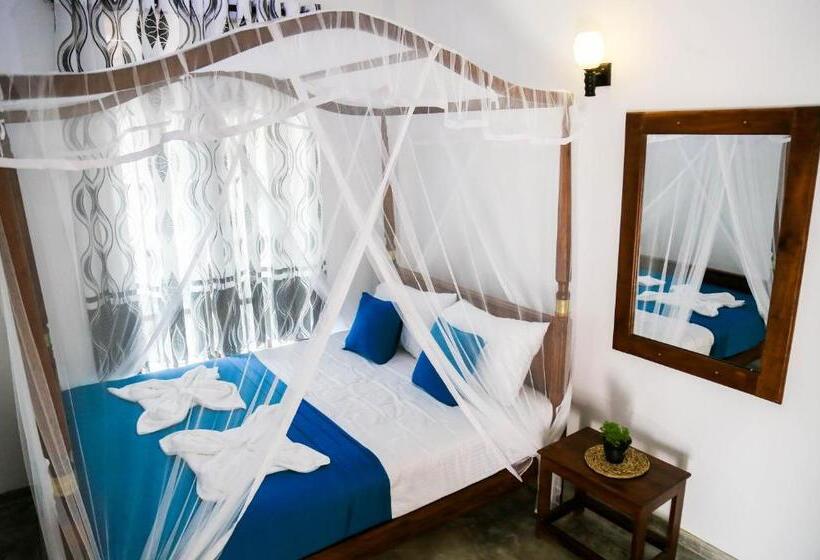 פנסיון Coast Line