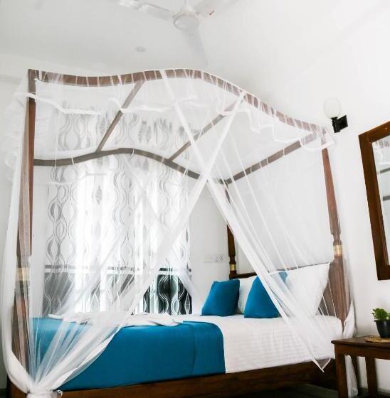 פנסיון Coast Line