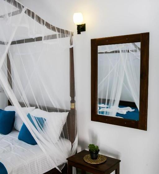 פנסיון Coast Line