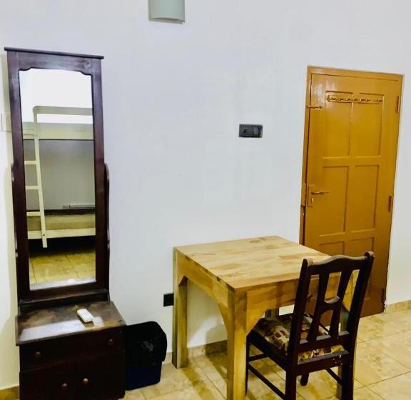 פנסיון Dreamy Surf House