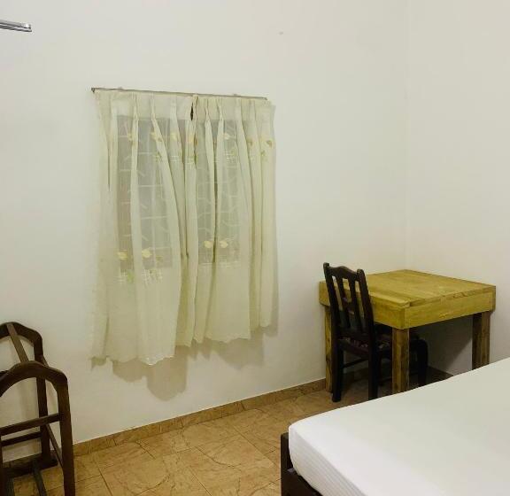 פנסיון Dreamy Surf House