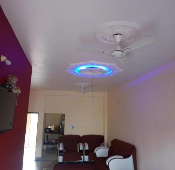 Пансион Elbasan County Villa