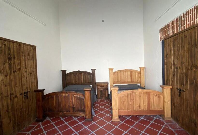 پانسیون Hostal Con 4 Habitaciones Sencillas En Segundo Piso