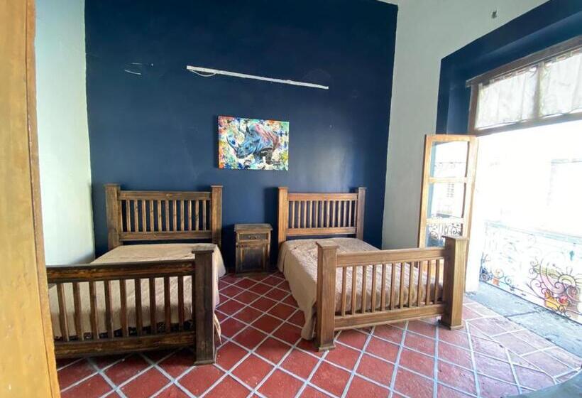 بنسيون Hostal Con 4 Habitaciones Sencillas En Segundo Piso