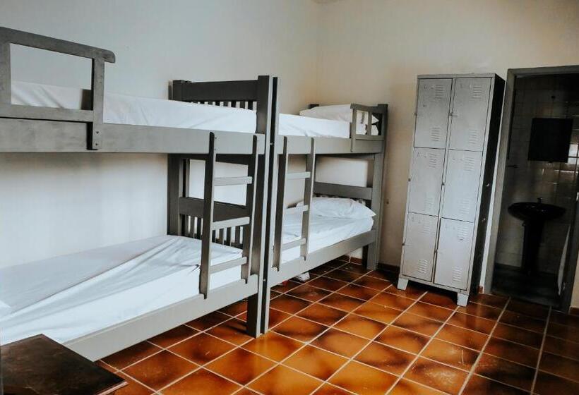 פנסיון Hostel Do Popeye