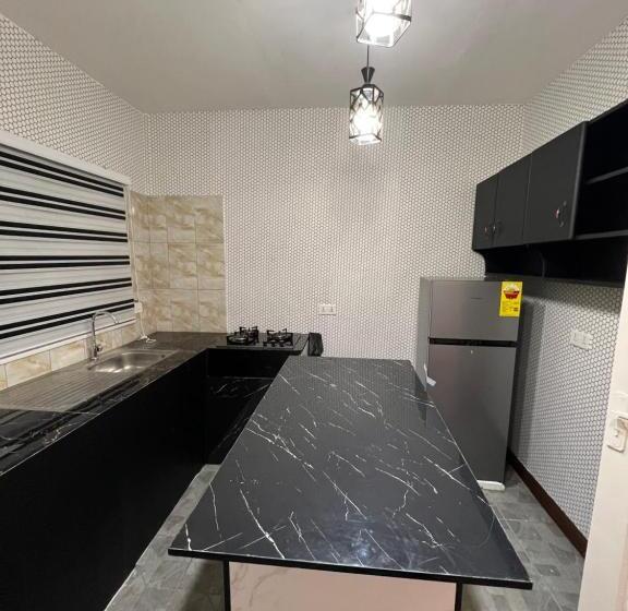 פנסיון Igit Homes