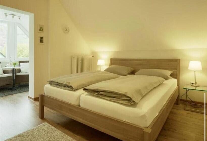 بنسيون Landhauskiebel