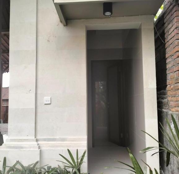 פנסיון Londo House