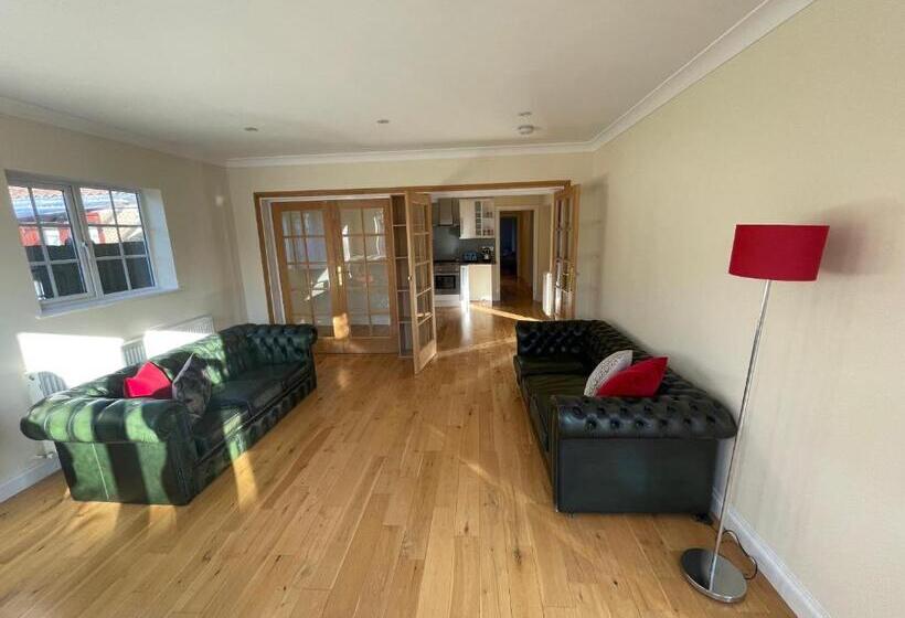 膳宿费 New Malden House