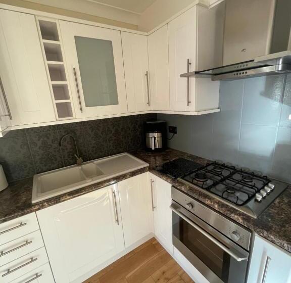 膳宿费 New Malden House