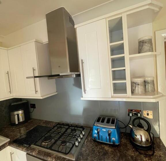 膳宿费 New Malden House