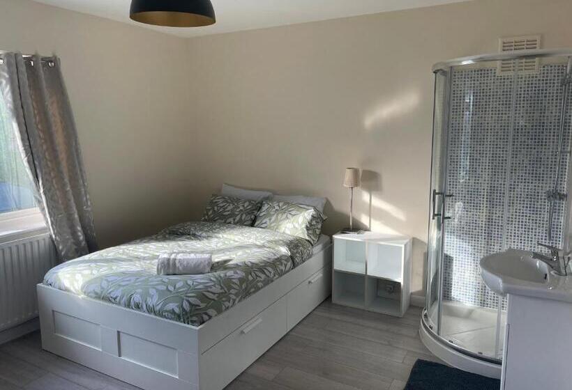 膳宿费 New Malden House