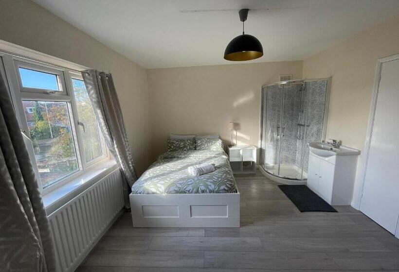 膳宿费 New Malden House