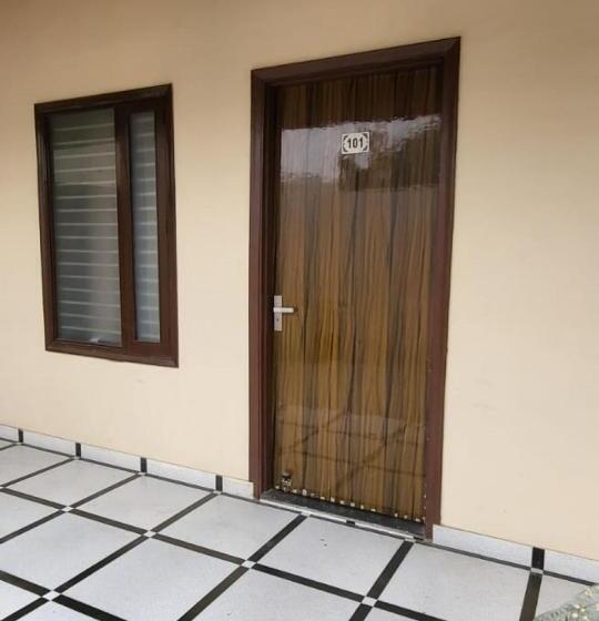 펜션 Panipat Town House Panipath