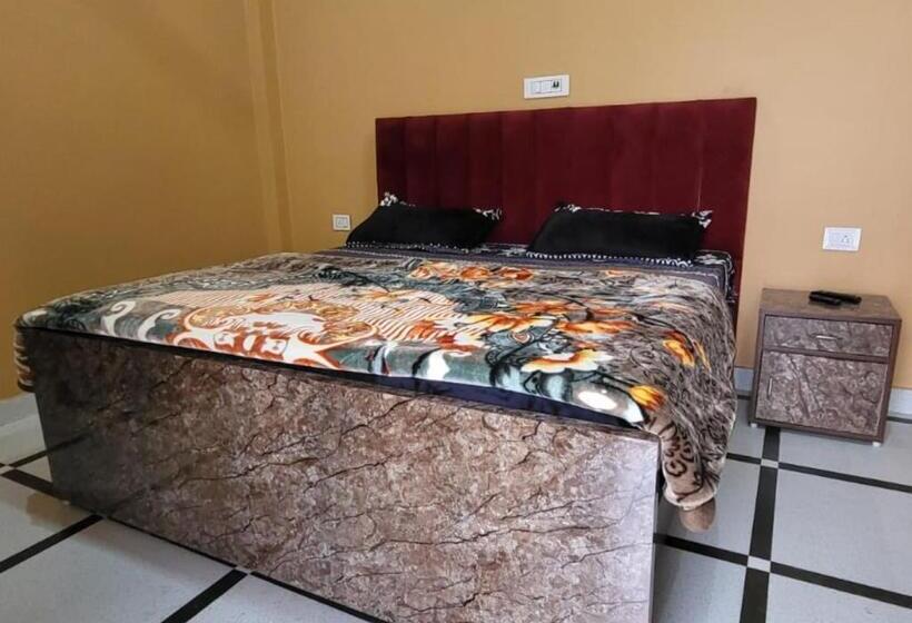 펜션 Panipat Town House Panipath