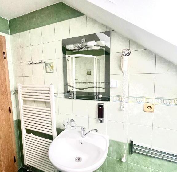 פנסיון Penzion A Restaurace U Nováků