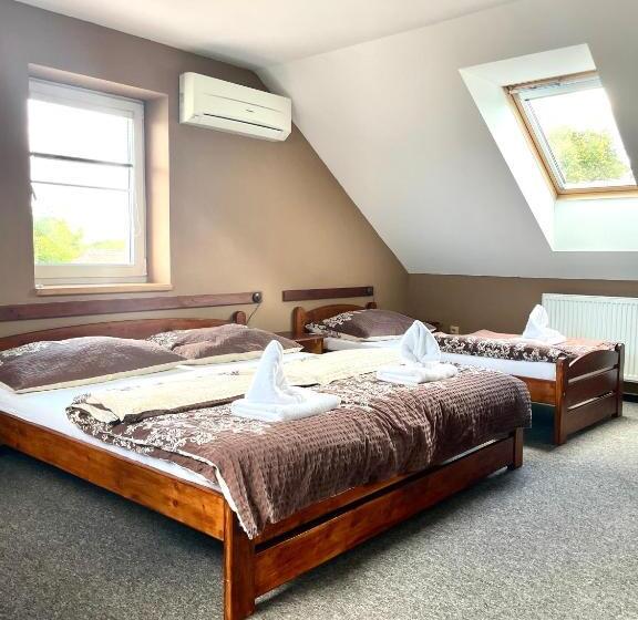 פנסיון Penzion A Restaurace U Nováků