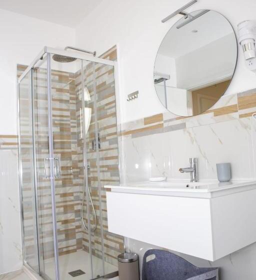 פנסיון Quinto Apartments