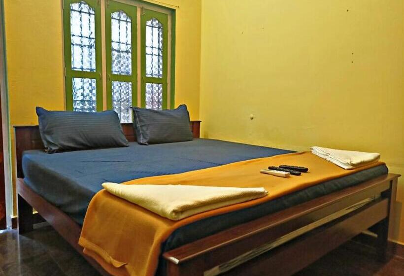 Пансион Red Sand Villa