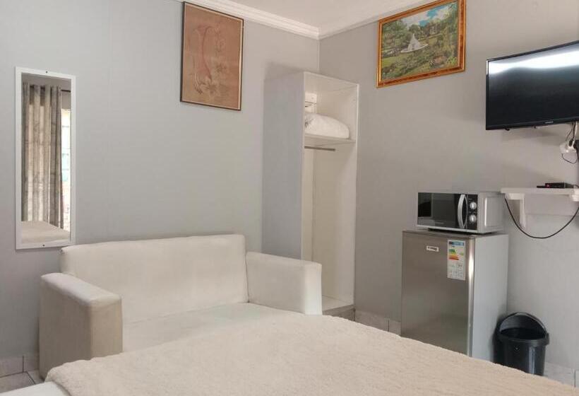 بنسيون Silent Night Guest House Sunnyside Pretoria