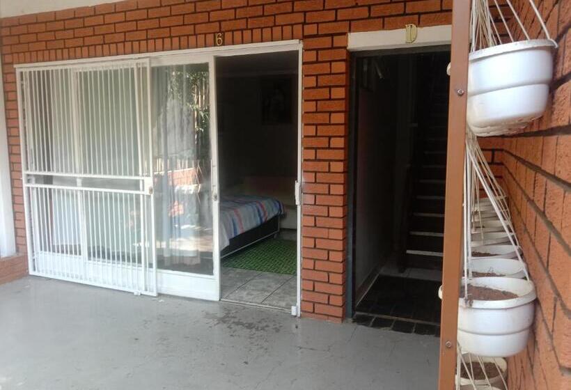 بنسيون Silent Night Guest House Sunnyside Pretoria