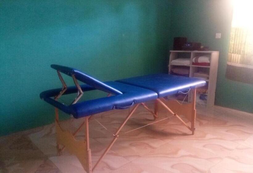 بنسيون Spanish Cottage Home Lodge