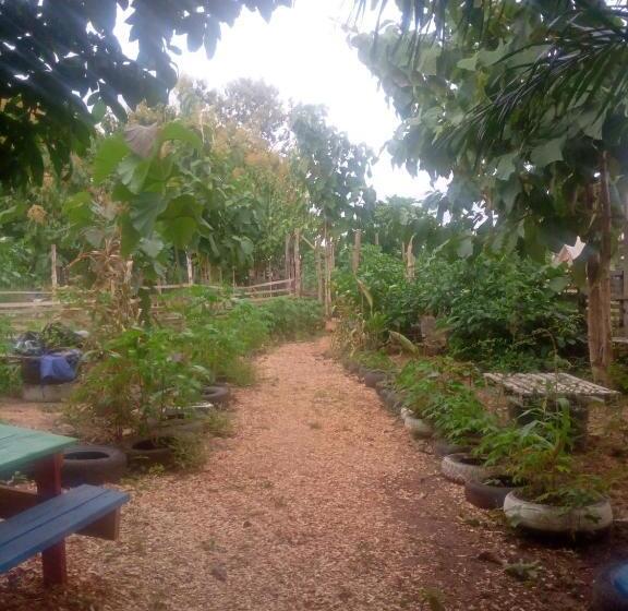 بنسيون Spanish Cottage Home Lodge