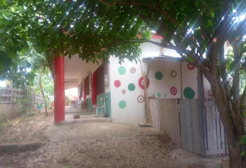 بنسيون Spanish Cottage Home Lodge