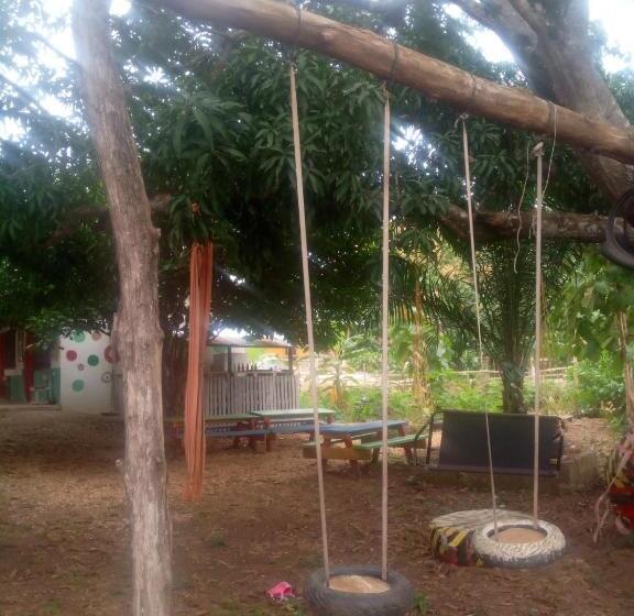 بنسيون Spanish Cottage Home Lodge