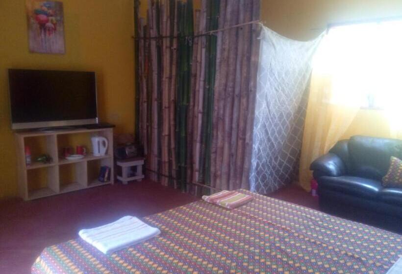 بنسيون Spanish Cottage Home Lodge