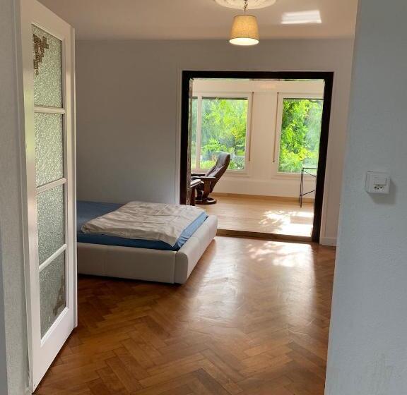 بنسيون Rooms In The Villa Near The Airport, Share Bathroom And Share Kitchen