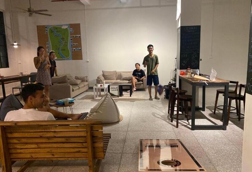 Pomelo Hostel Xingping