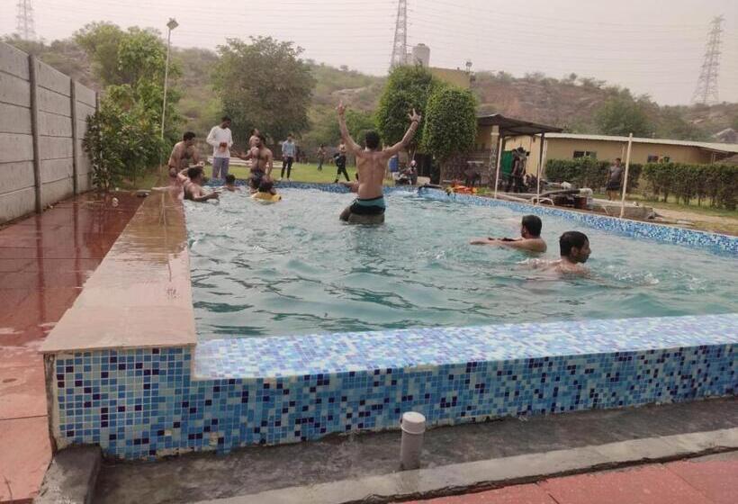 منتجع Wildhawk Adventure Near Delhi Ncr