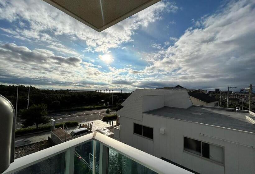 湘南 鹄沼海岸边整套公寓独立卫生间及厨房 海景房近江之岛水族馆