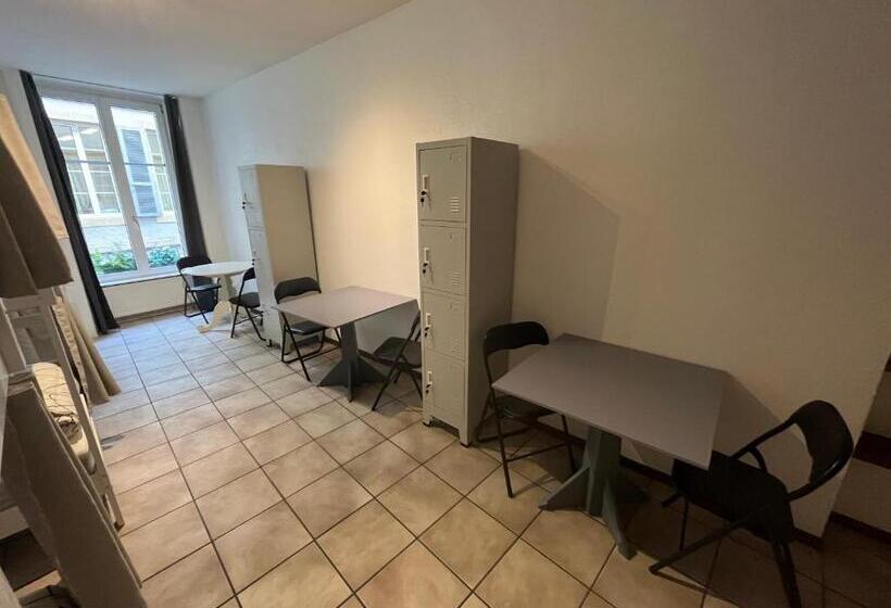 فندق صغير Auberge De Jeunesse Hyper Centre De Neuchâtel