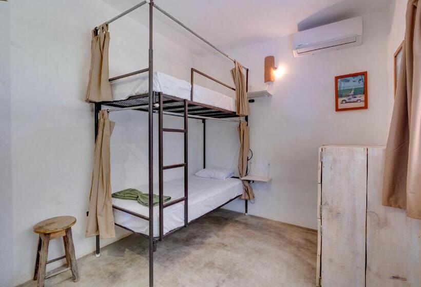 호스텔 Popoyo Republic