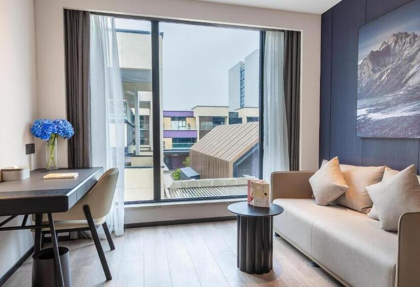 Atour Hotel Nanjing Jinma Road Station