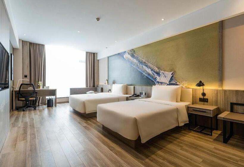Atour Hotel Ningbo Laowaitan