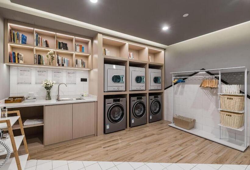 Atour Hotel Shanghai World Expo Center