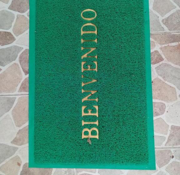 تختخواب و صبحانه La Casita