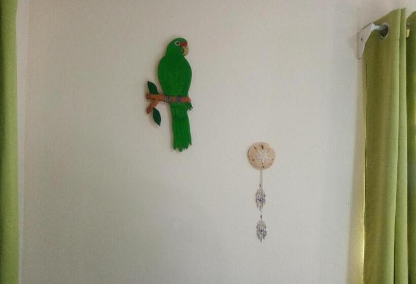 تختخواب و صبحانه La Casita