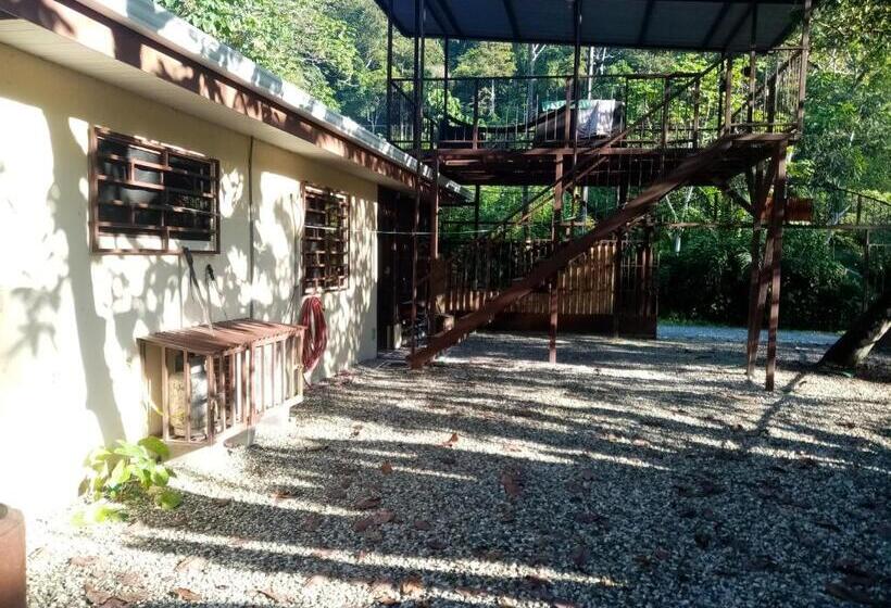 تختخواب و صبحانه La Casita