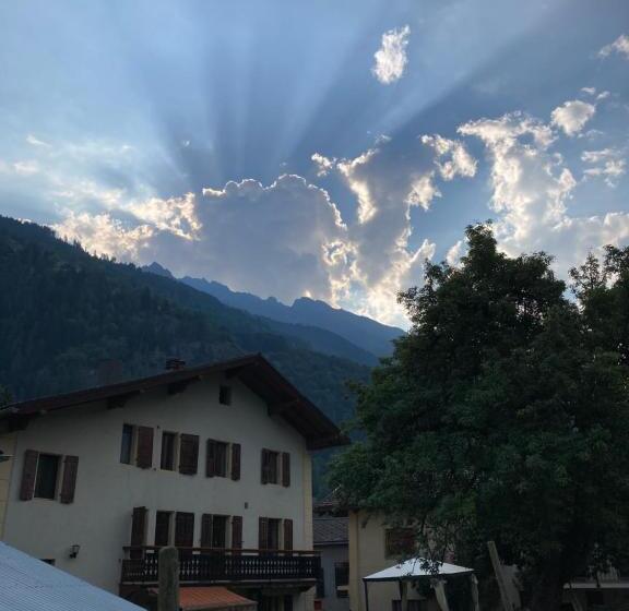 住宿加早餐  La Petite Auberge